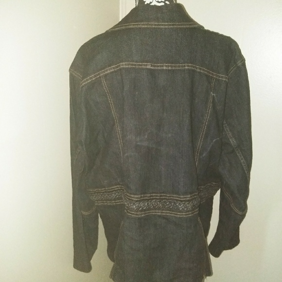 Jean jacket - Picture 1 of 4